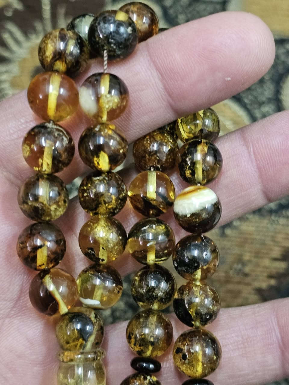 لعشاق المسابح المدعبله
مسبحه من كهرب بحر البلطيق الحر الطبيعي الشوائبي او الطحلبي  بجراخه دائريه او مدعبله شرط وضمان مدى الحياة بأصالة الخامة لاكبس لاضغط لا مسال لامعالج ولاكهرب صيني .
وزن ٣٥ غرتم ٤٨ حبه قياس الحبه ١٠.٥ ملم .


**إذا كنت صاحب هذا الإعلان وتريد حذفه لأي سبب، رجاءا أرسل رسالة إلى الدعم الفني**