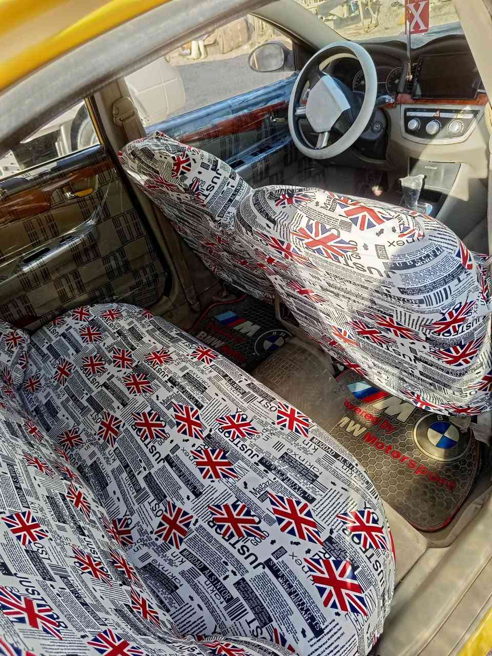 سياره نيفان كامله مابيه اي ضربه ولا صبغ سياره مديل2011مكينه وكير خير من الله حداديه نضيفه السعر 43 مستعجل وبيه مجال حك جيه مصفره هيه وغرامه سياره بسمي الرقم***********
