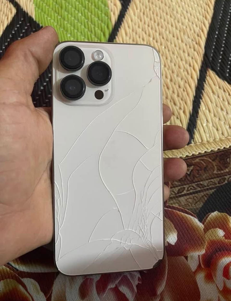 سلام عليكم آيفون 14برو ماكس ذاكره256 بطاريه 100مبدل شاشه وبطاريه أصليات عل فحص ضهر ممفطور يتبدل ب20 جهاز مرتب سعر340وبي مجال مكاني ميسان حي الوحده تجي تاخذه من باب البيت أنطيك بي ضمان رقمي***********
