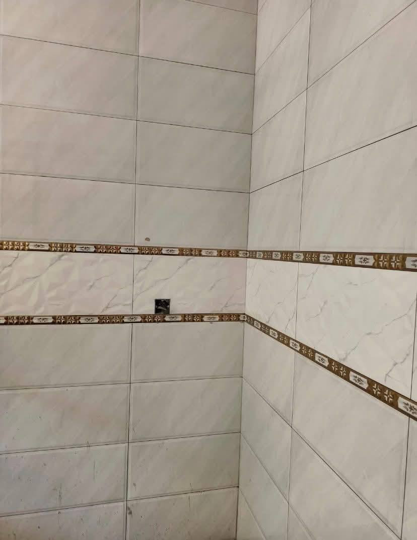 سلام عليكم خلفه سيراميك شغل درجه أوله موقع شغل داخل بغداد شغل مرتب ايشي تحتاجون 
بخدمتكم تصل تواصل واتساب ***********
