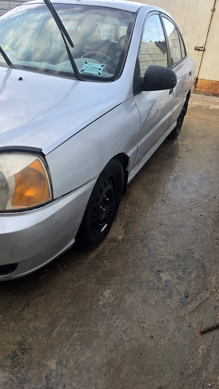 ريو 2003 سعر 40ورقة
السلام عليكم

كيا ريو للبيع 2003 خليجي كير اوتو. 

محرك 1600 لا تنقيص ولا تبخير وناعم كلش 

 باتري جديد ٢٠٢٦ راديتر ماينفص ولاقطرة اديرة مي زيتي تقريبا كل سنة اغيره.

سنتر لك و جنطة كهرباء 

بطل و راديتر التبريد جدد ٢٠٢٥

 مصبوغة حزام ولي يشتري موديلات قديمة واربعينات أكيد ميهتم لسالفة الصبغ بس هاي أمانة.

شرط تحويل رقم بغداد مشروع وطني باسمي سنوية 2028

سعر السيارة ٤٠ وبيها مجال وحاضرين

مكان سيارة بغداد ابو غريب 

بيها نواقص  : 

× شمسيات نقص وحدة 

× جراد خفيف بالقمارة مال بوليش

× دبة المي مال الماسحات مبدلها 

×غاز التبريد

×قبغ علبة الفيوزات شاد تجاري فقط القبغ 

------ الملحقات-------

¤ سبير 🛞

¤ جك +ويل سبانة

¤علبة كلبسات داخلية ١٥٠ كلبس تقريبا

¤علبة شرنكات حراري

¤ جنطة لقم عدد ١٢

¤ جنطة مع عدة لقم و درنفيسات 

¤ فيت بم احتياط + يدة داخلية +ماطور  زراكات احتياط 

 للتواصل *********** ونسال الله التوفيق والبركة
