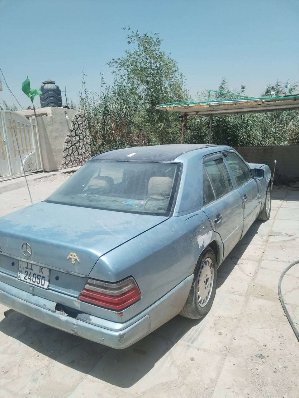السلام عليكم شباب سياره مارسيدس للبيع دب موديل ٨٨ رقم بغداد انكليزي بأسمنه سنويه ل٣٠ مشروع وطني كير ومكينه شرط صدره نضيف سياره مال تعمير بيه خياس بل شاصي سعر ٢٦ مكان بغداد رقم ***********
