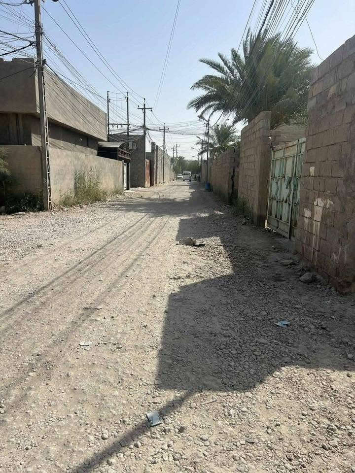 قطعه ارض للبيع مساحه 344متر طابو زراعي نهايه شارع وول  شارع 6 أمتار   المكان حي الجولان قرب جامع نبي الله يونس لل استفسار الاتصال يرقم صاحب القطعه *********** واتساب اتصال السعر 30مليون وبيه مجال
