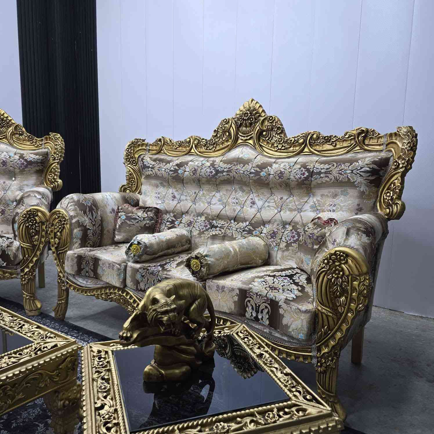 تخم جديد ونظيف للبيع عشر مقاعد مع طاولات للبيع


**إذا كنت صاحب هذا الإعلان وتريد حذفه لأي سبب، رجاءا أرسل رسالة إلى الدعم الفني**