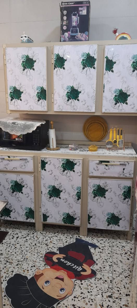 غراض للبيع غرفه نوم تركيه ٩ قطع نضيفه  وكامنتر وملحق وسنك وديوان ٥ مقاعد للاستفسار خاص او واتساب *********** مكاني صليخ
