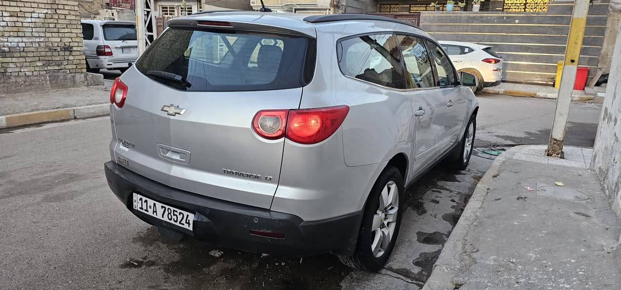 شوفر ترافس 2012 7  راكب كشنات قلاب تبريد ٣ قطع ثلج منفصل خلفي ومامي
رقم بغداد انكليزي  محرك وكير جدد شرط  حجم 3600 صدر  خلفي ومامي كله جديد تخم تاير جديد ويل كب 20 
تحكم ستيرن 
رمونت سنتر لوك اناره ترحيب  
سياره كلهه نضيفه وجاهزه مابيهه نقص 
وارد امريكي   حادث باب عكس سايق  وما مبين  باقي كفاله عامه لبيع رايدهه 85  وبيهه مجال 
مكاني بغداد  *********** بغداد, العراق
