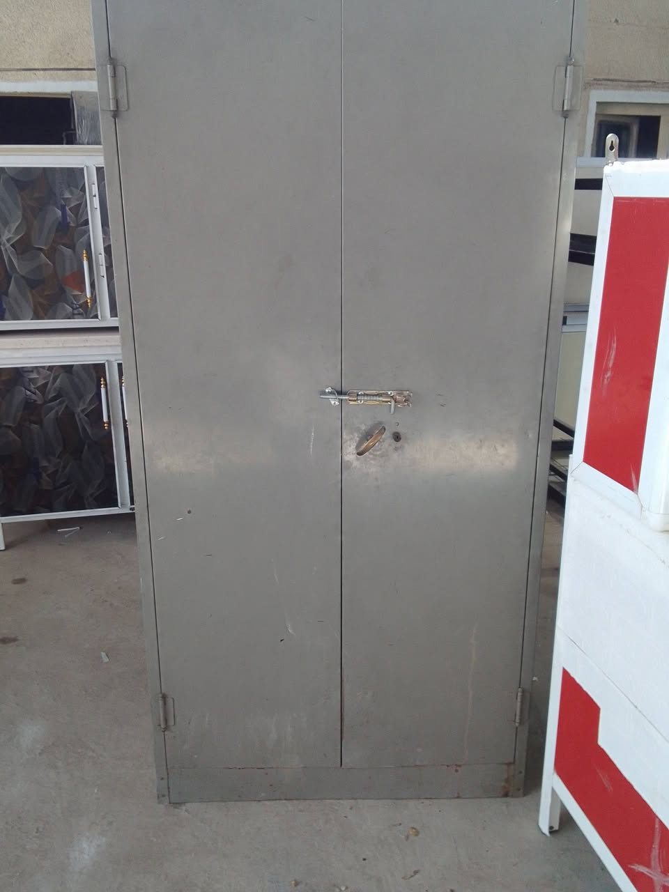 جربايه طابقين حديد تكمه وديلاب للبيع شراي يتفضل خاص مكاني بغداد رقم الهاتف بي واتساب   ستفسار خاص ***********
