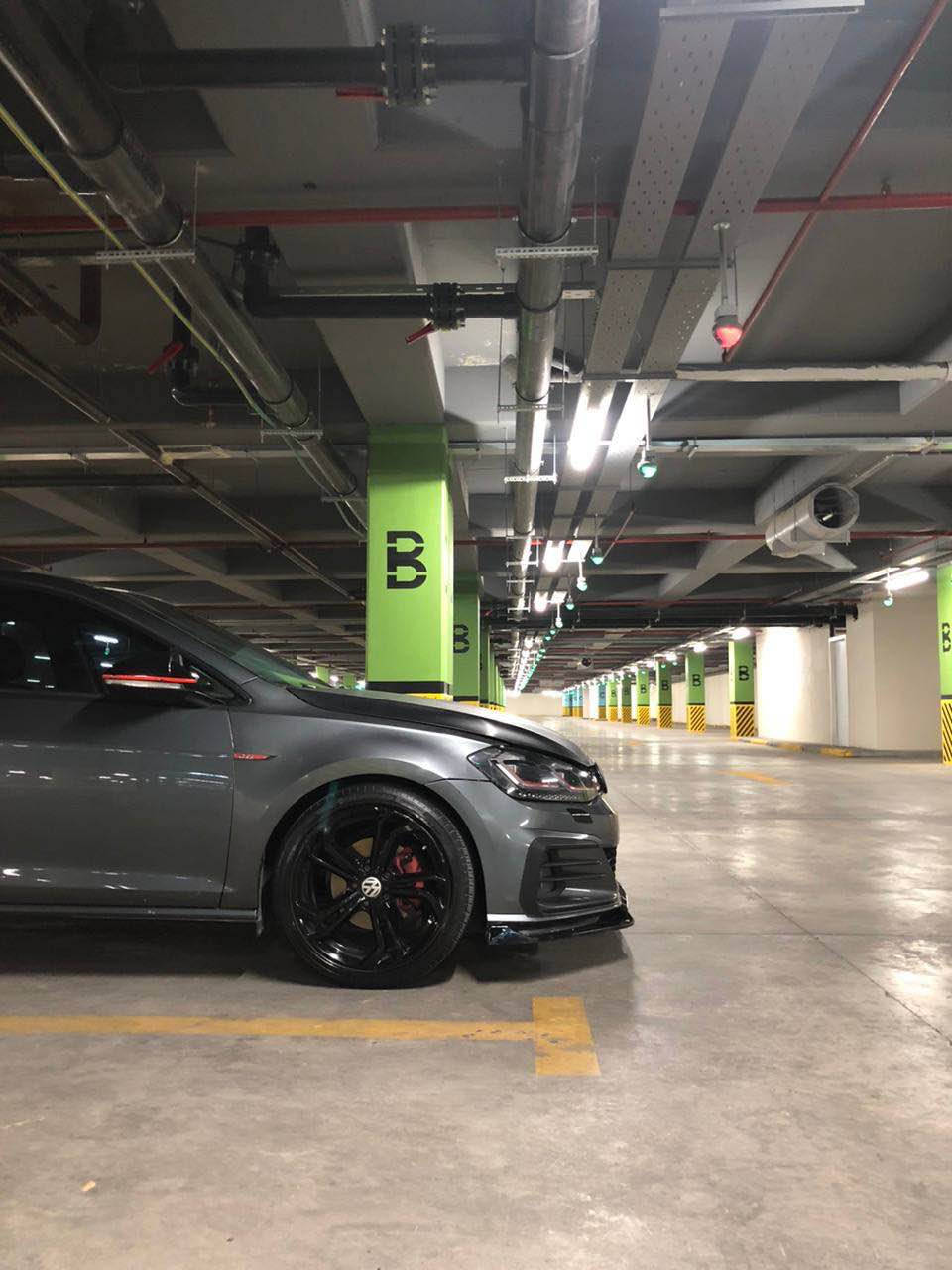 گؤلف مؤديل 2020 
گؤلف TSI پئش و پشتي كراوه ته GTI
مه كينه ي 14 تؤربؤ 8 گئري تؤماتيكه 
دوو جاره ي هه يه له كه ل شوختئك جاملغي دواوه جا كراوه 
به سئ پاجه ده ي ده م 
هه مو شتئكي به شه رته 
ته نيا دوو رئربگي ته قيوه دادراوه ته وه 
122 مه جالئكي زوركه م
*********** أربيل, العراق
