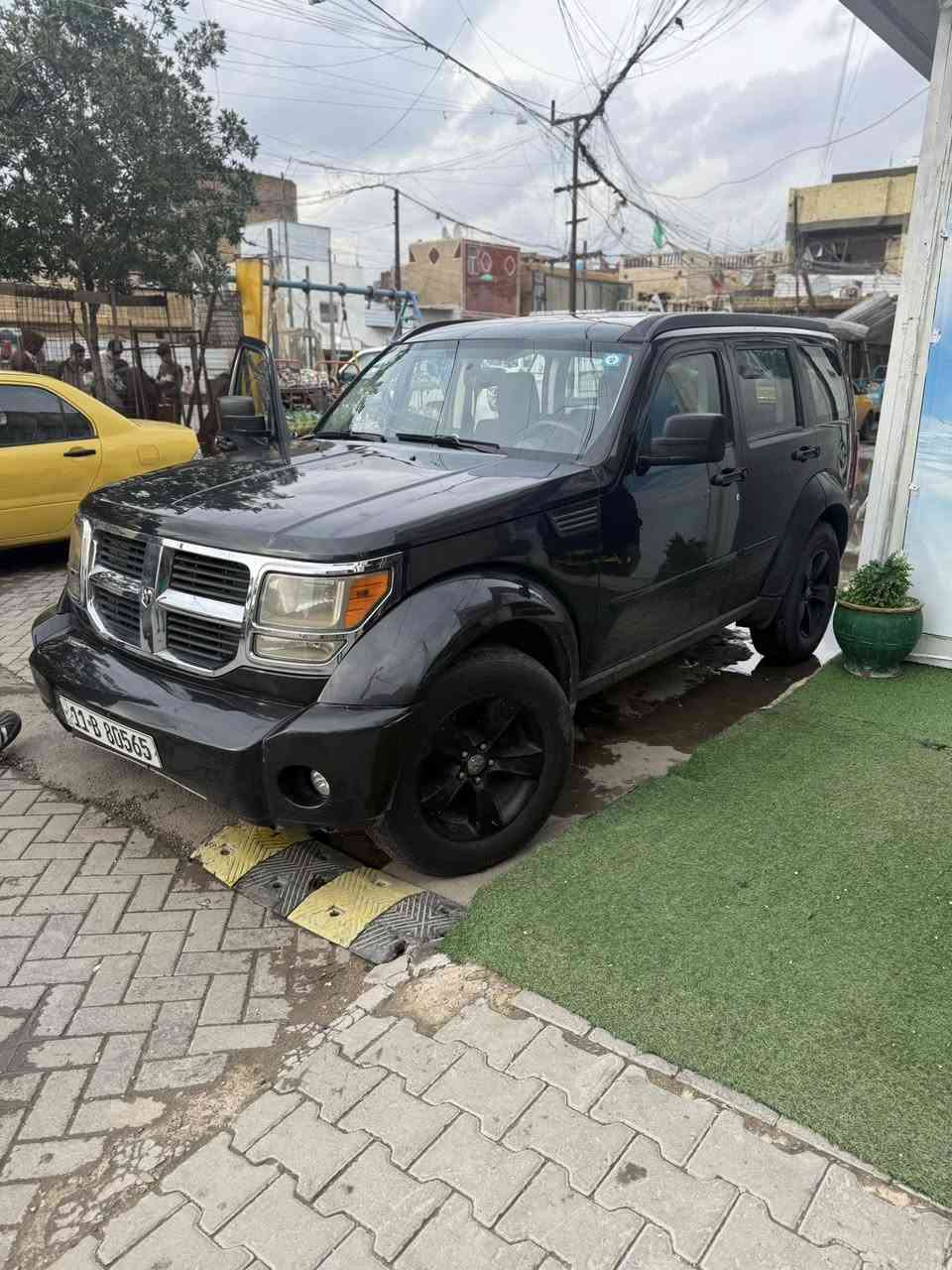 سلام عليكم للبيع سياره جيب ميترو  موديل ٨   محرك سته سلندر تبرد شغال   مكان مدينه الصدر السعر ٩٠ وبيها مجال  بصيط رقم الهاتف ***********
