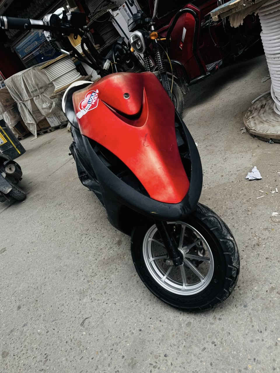 سلام عليكم ماكس عدله للبيع دراجه نضيفه محرك بلاد بيه نقوصات قليله بس السلف براغيه طاكه مخليله سبرنك مؤقت   يرادله فيلس فقط بكاني بغداد الكراده سعر 500 بيه مجال الرقم ***********
