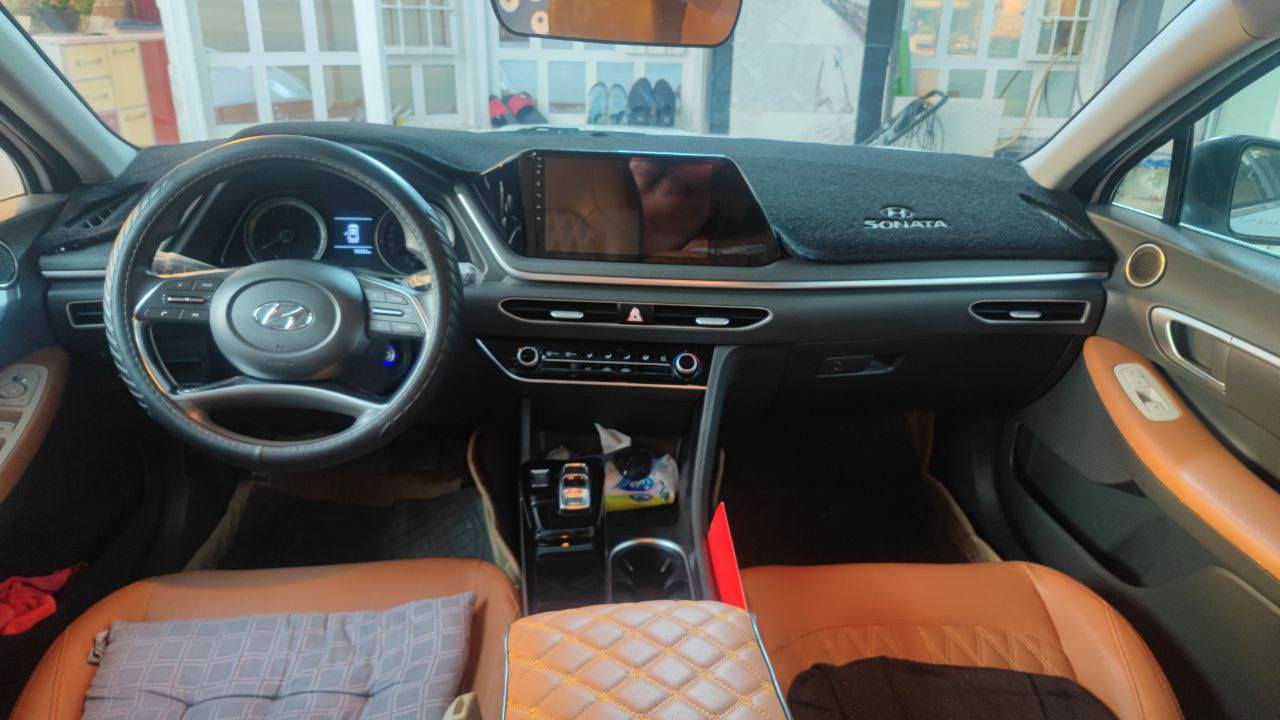 السلام عليكم ورحمه الله وبركاته.
للبيع سوناتا خليجي موديل ٢٢
مواصفات مثل مامعروض كدامكم 
السيارة كفالة عامة من اي شي يخص السيارة 
السعر شدتين و٣ اوراق وبيها مجال 
تواجد السيارة ديوانية 
***********
