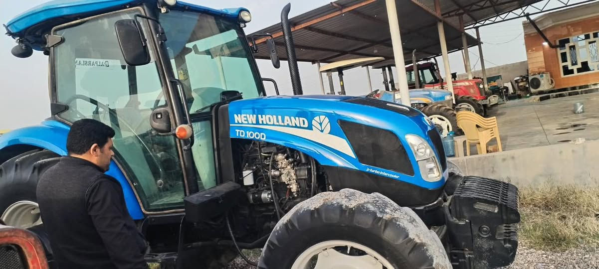 تركتر يوهولند للبيع حجم 100  موديل 2014 الستفسار اتصل ‭٠٧٧٣ ٥٨٩ ٩١٦٧‬
