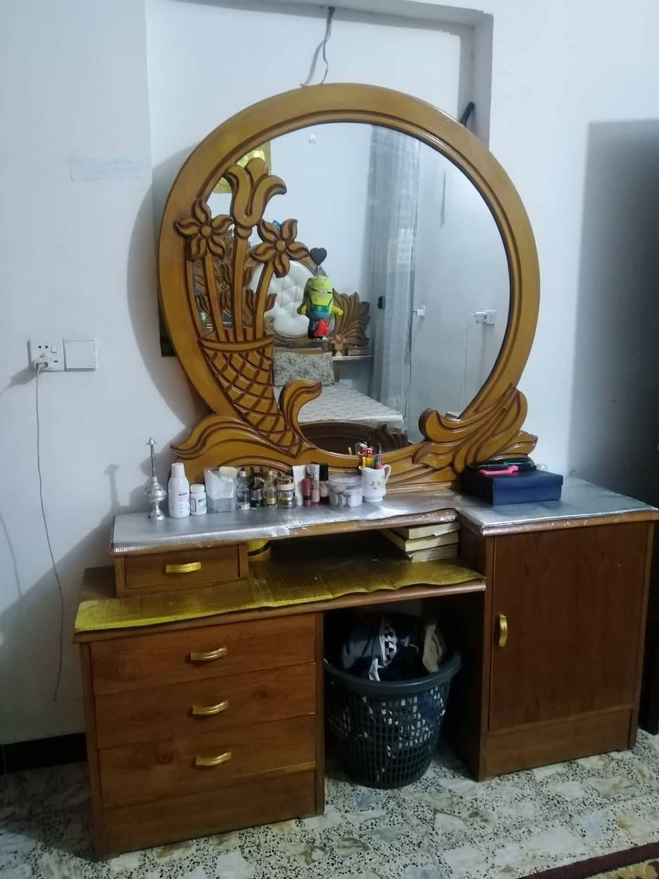 غرفة للبيع للاتصال ***********
