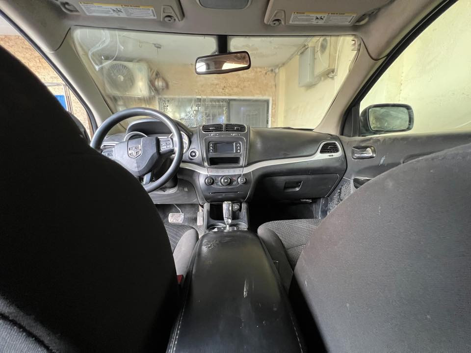 دوج جورني 2018
مكفوله عدا الجاملغ الامامي بالخشم شويه
الباقي مكفوله بيها طخه بسيطه بالدور الخلفي 
4 سلندر 
رقم بابل 
7 راكب 
ويل كب 
شاشه صغيره
المكان بابل حله شارع 80 
*********** 
مكلف بالنشر 
السعر 125 وبيها مجال
