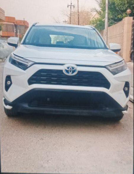 سلام عليكم تيوتا RAF4موديل2024محرك 2.5اربعه سلندر هايبرد سيارده دفع رباعي سياره خليجي وكاله sasكل صياناتها بلشركه سياره بدون ضربه كلين فقط يوجد ضربه بسيطه بلدعامبه الاماميه عفتها على حطتها مصلحتها 
بعدها بلضمان مالت شركه ماشيه 33الف كيلو متر 
مواصفات السياره 
1حساسات الاماميه والخلفيه 
2اوتو هولد 
3دخول ذكي 
4هاند بريك بصمه 
5 فتحه سقف
6 بيها مودات اكيو نورمل سبورت 
7مري كهرباء 
8 دخول ذكي 
9تشغيل عن بعد
10 باقي المواصفات المعروفه مال ساس 
سعر سياره 3شدات وبيها مجال للطيبين 
رقم صاحب سياره ***********مامتواجد فيس فقط واتس
