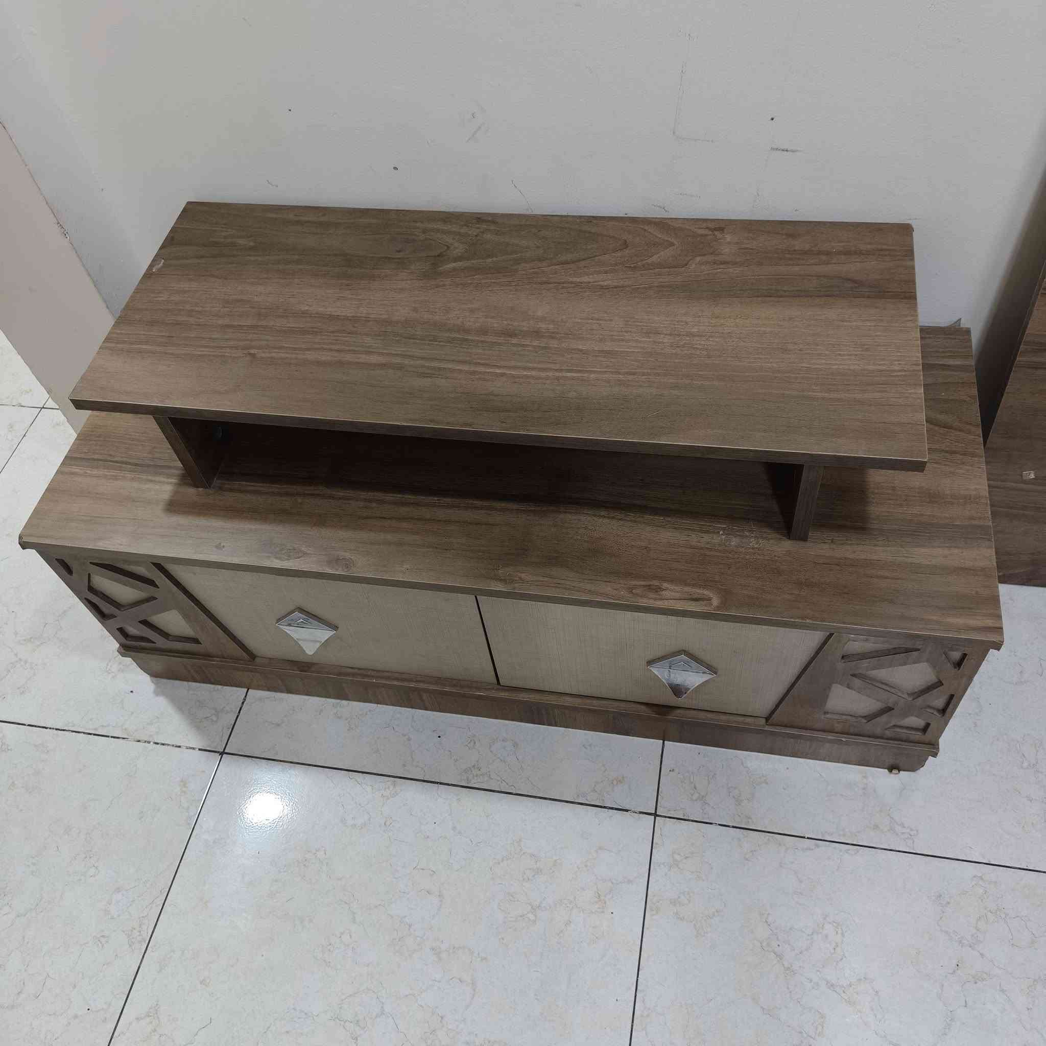 للبيع ميز مال بلازمه تركي 
عنوان بغداد بمجمع ريحانه قرب مجمع بسمايه 
رقم الهاتف ***********
