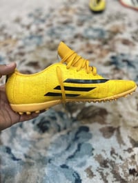 اديداس بالة اصلي  قياس 44 تخفيضات  40الف مع التوصيل  للحجز 07734204904