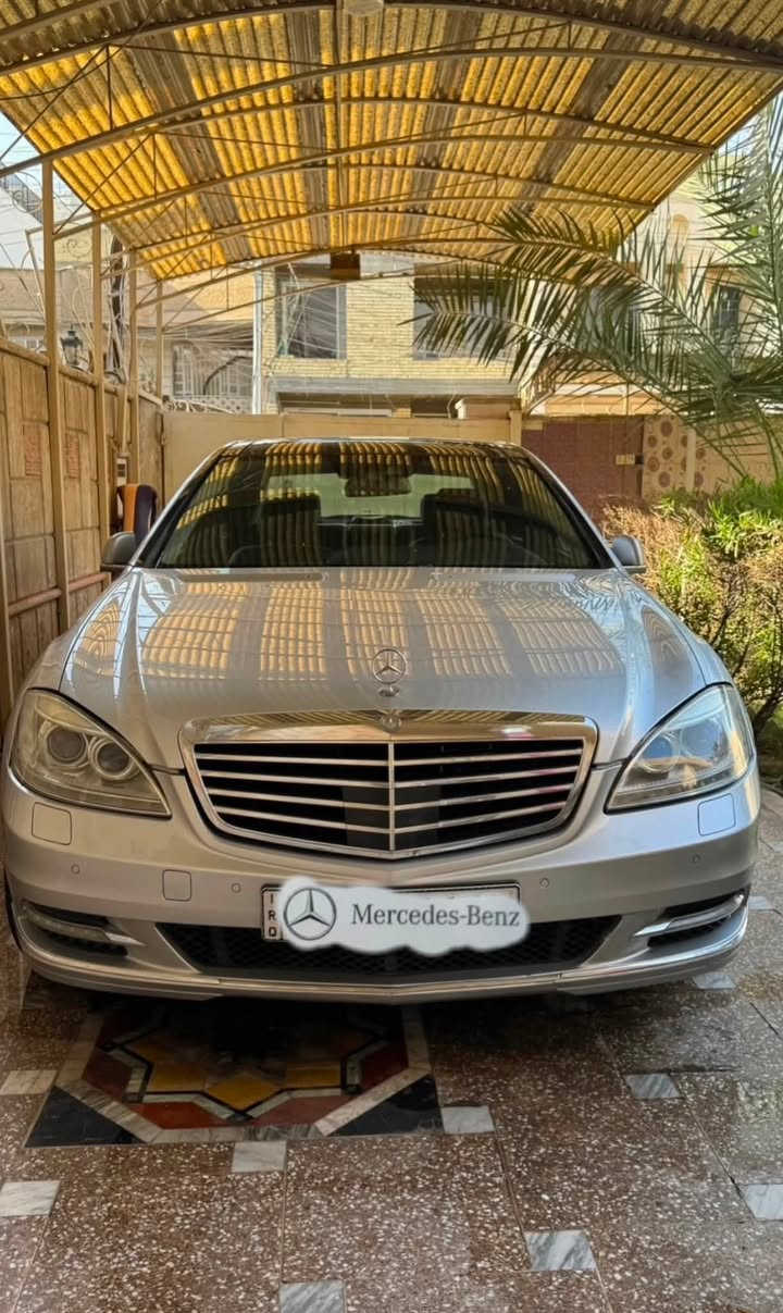 سلام عليكم 
مارسدس S350 
2011 
لارج
السياره فول للاخير بانوراما 
ناضور + رادار 
داخل اسود نضيف مابي زلغ
السياره ٣ قطع كلير فقط بدون قطره معجون 
السياره جاهزه للاخير بدون اي نقص 
سعرها 209 وبيها مجال 
تسوه اكثر وبالخير على الي ياخذها 
مكانها بغداد
***********
