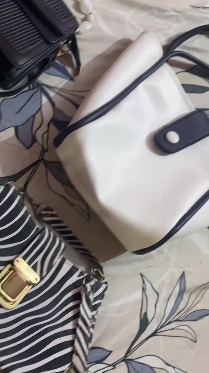 جنطه جبيره10 وجنط ثانيه ع 5 و10


**إذا كنت صاحب هذا الإعلان وتريد حذفه لأي سبب، رجاءا أرسل رسالة إلى الدعم الفني**