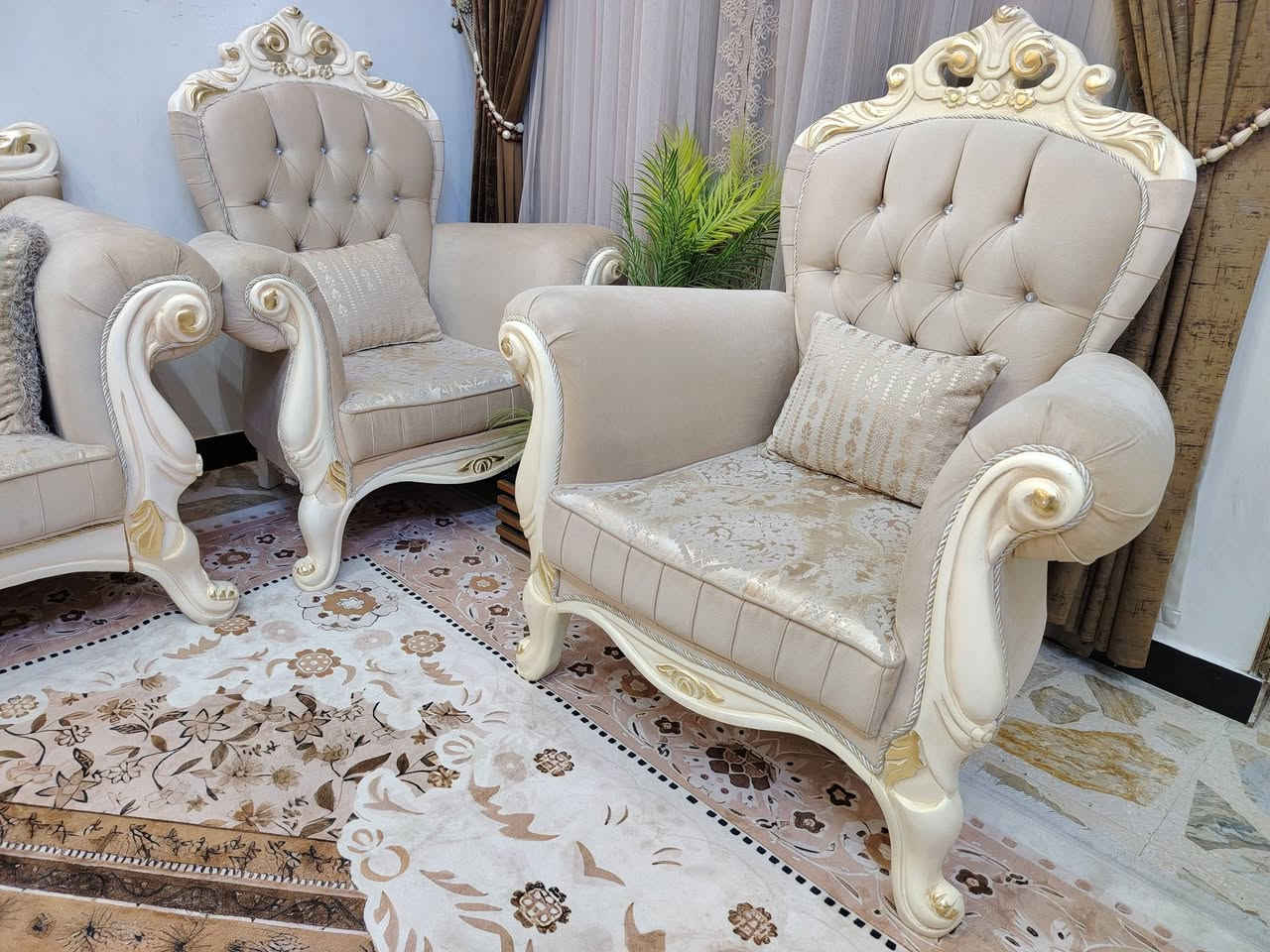 تخم زان تركي ملكي اخو الجديد 10 مقاعد العنوان مدينه الصدر للاستفسار خاص او الاتصال على الرقم ***********
