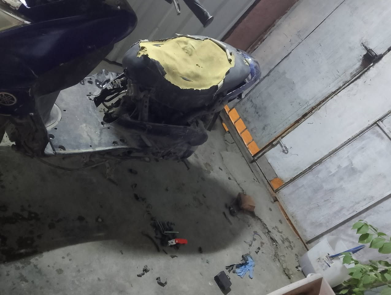 دراجه سكنس نثية 140 للبيع طافية ابيع كوم حديد للشراي يتصل ع الرقم ***********
