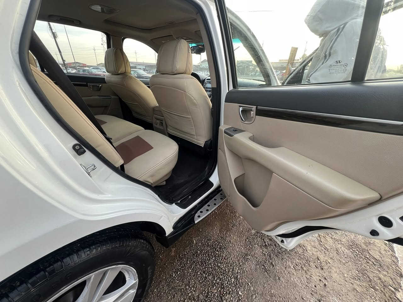 سنتافي 2012 خليجي 
7 راكب بدون صبغ وبدون دعم نهائيا سياره كلش نضيفة احلى من الصور
كير بشرط و مكينه 2400 بشرط طخم تاير جديد
سياره مكفوله كفاله عامه بدون اي مصرف رقم دهوك مسطره تحويل بشرط 
السعر 155 ورقه
مكان السياره موصل ناحية برطلة
للاستفسار 
***********
***********
