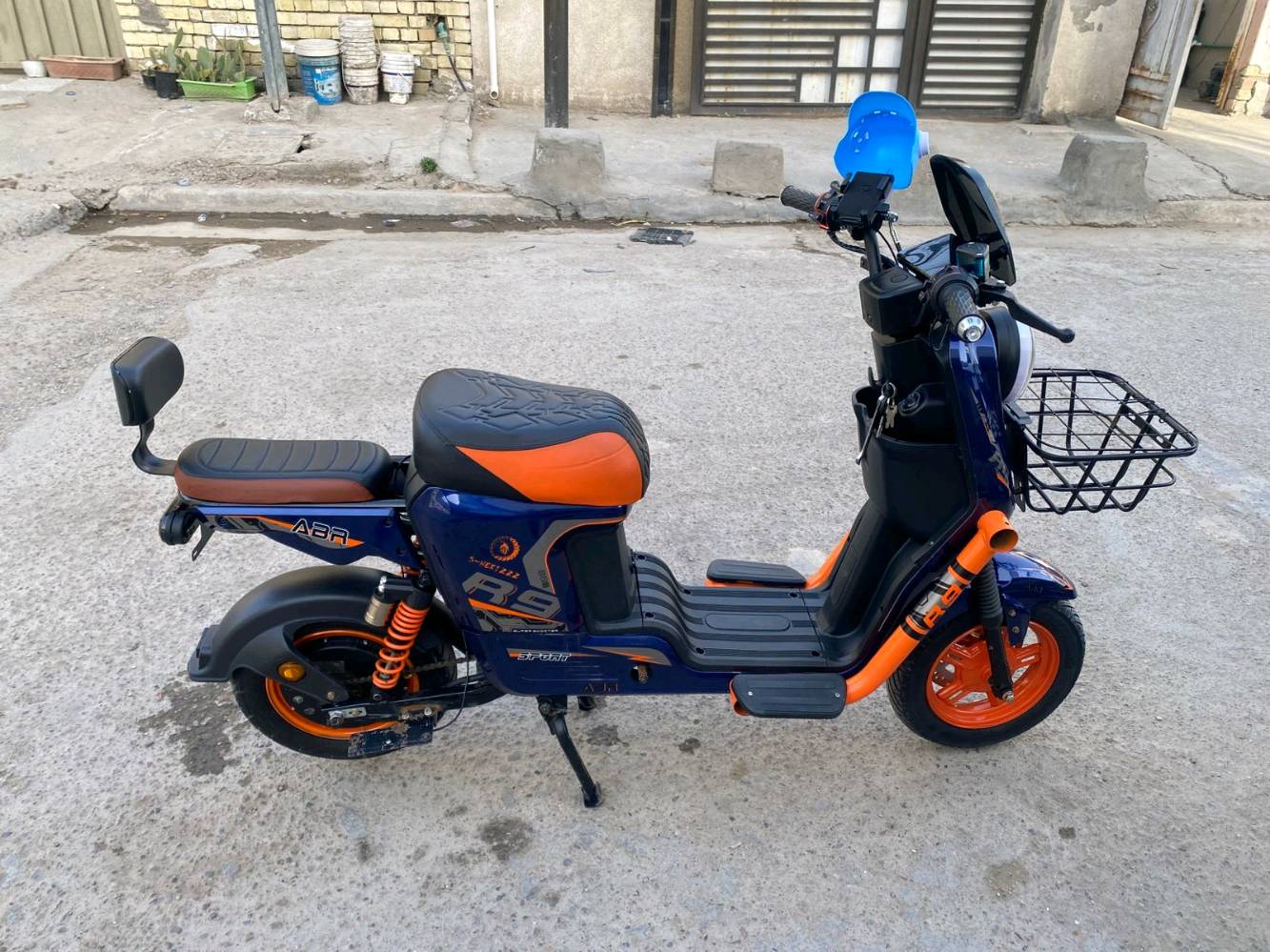 دراجة شحن R9 موديل 2026 وياهه بصمات 2 تشغيل عن بعد وسويجات 4 نسخ دراجه نضيفه الله شاهد صالهه 20 يوم من جبتهه دراجة بريكات دسك الامامي والخلفي 5 بطاريات 20 امبير كل وحده اشاير ليوره والكيدام بلوجكتر كدام الدراجه متروسه اناره وياهه ستان مال تلفون دراجه نضيفه كلش ويياهه سله+ مرايات + وياهه بايدر دراجه مدرعه ستان صفح بيها 4 سرع+ بيها بك سعر 500 وبيها مجال حك جيه استفسار *********** فقط واتساب متواجد دراجه نقصهه بس شاحنة مكاني بغداد الدوره