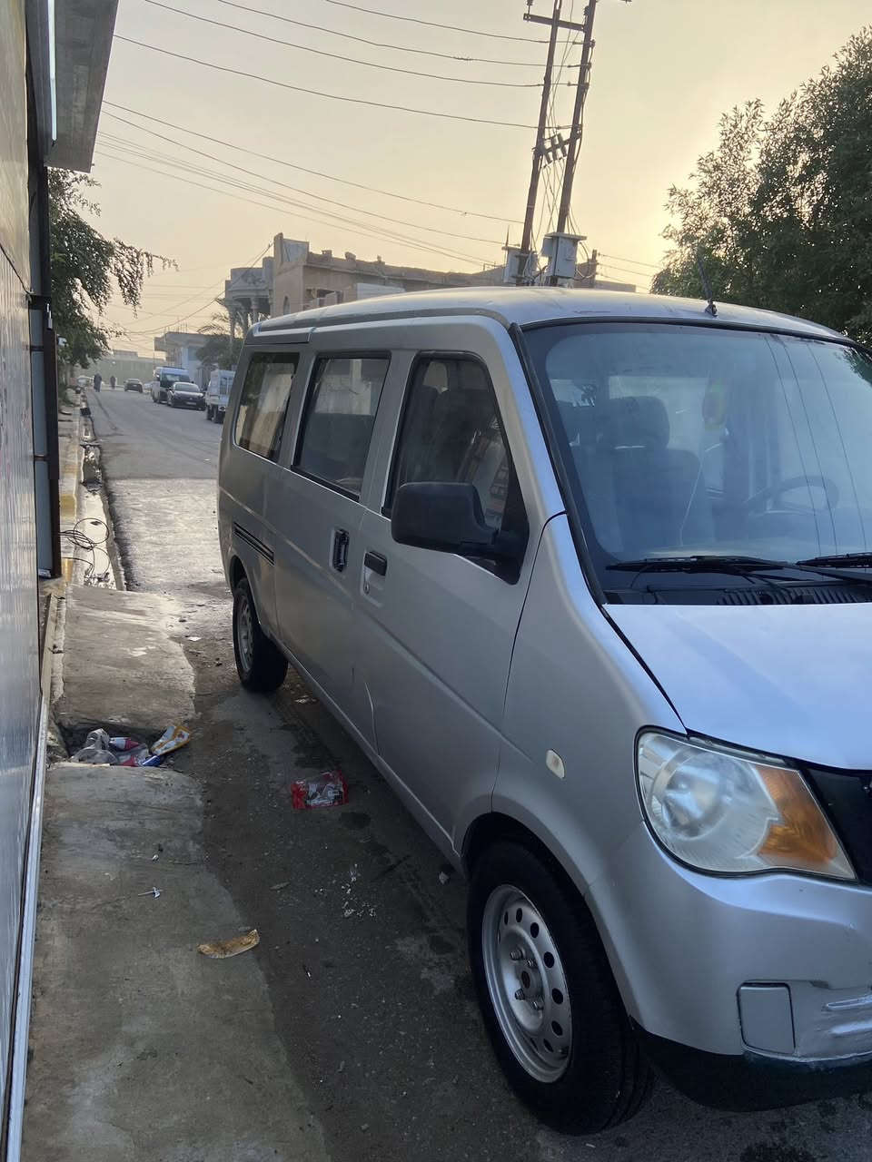 السلام عليكم سياره إيفان صيني عشره راكب سياره كامله وبلديه صدر جديد باتري جديد كهربايات كله شغال تدفه تبريد ويه السويج كامله عله آخر حبايه كبل للشارع سياره مال  مزاد ارقامه عل دوله مجانا تلحك رسوم بسيطه سعر ٣٨وبيه مجال بصيط رقم ***********
