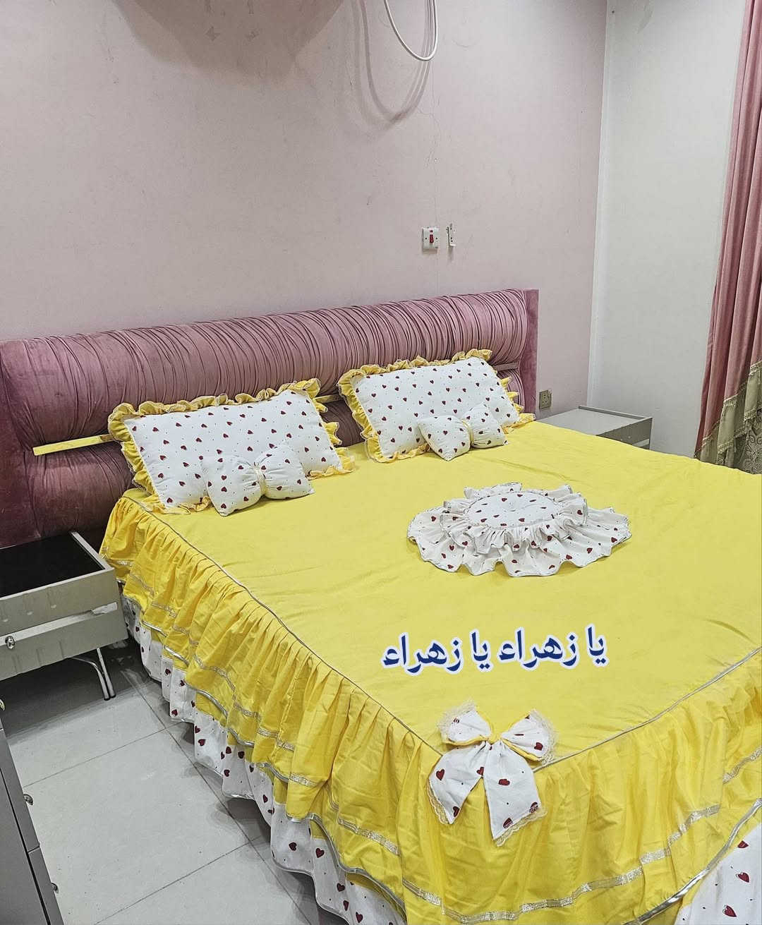 السلام عليكم ، موديل اليوم من أرقى الموديلات 👇🏻
نظام ٧ قطع حسب الطلب… 
بتفاصيل لطيفة ودمج ألوان راقية جداً 💛🤍❤️
للحجز والإستفسار ، يرجُى التواصل على الخاص…


**إذا كنت صاحب هذا الإعلان وتريد حذفه لأي سبب، رجاءا أرسل رسالة إلى الدعم الفني**