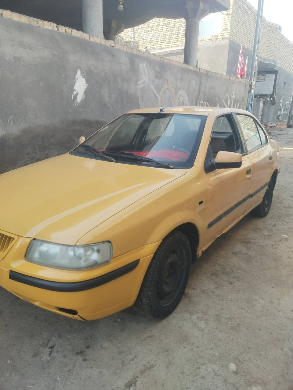 ياالله سلام عليكم سنمد موديل ٢٠١١رقم أحمر رقمها بصره السنويه عظم عاج نافذه من ٢٠٢١ راعيها موجود توني شادله طابوكه جديده السعر ١٨ واني بخدمة الشراي مكاني بصره قضاء المدينه بني منصور يم الامام احمد ابن علي هذه رقمي *********** بي واتساب
