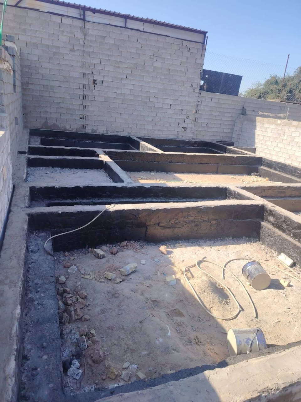 السلام عليكم عرصه للبيع المساحه 222م اساس صب كونكريت 50*40
متوفر جميع الخدمات 
عرض الشارع مالتها 15 متر 
خريطه حديثه 
العنوان النجف الاشرف شارع القوسي خلف مجمع عماد سكر حي الامام الحسن ع /مشموله بقرار الطابو الجديد
*********** اتصال او واتساب  
السعر 35 وبيها مجال
