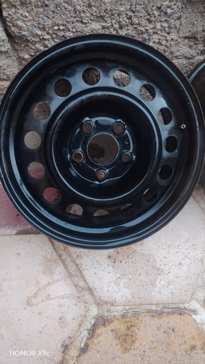 ويل حديد العدد ٤ تخم كامل
للبيع
السعر ٧٥
***********
