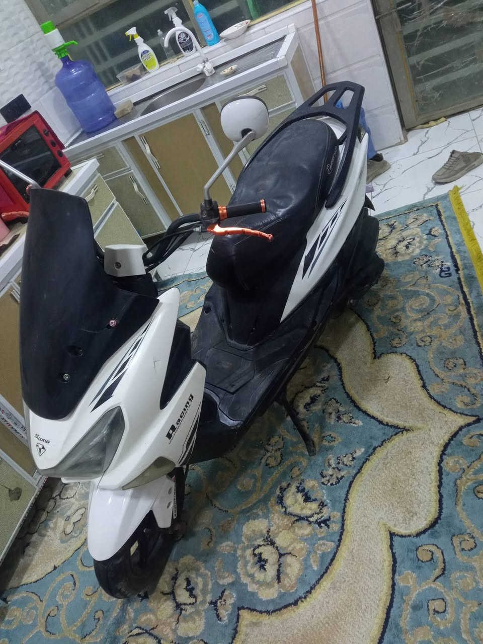 السلام عليكم الراجل للبيع نظيفه كلها شغاله الالوان حله شارع ثمانيه قرب الساده بخطه السعر 400 بها مجال ***********
