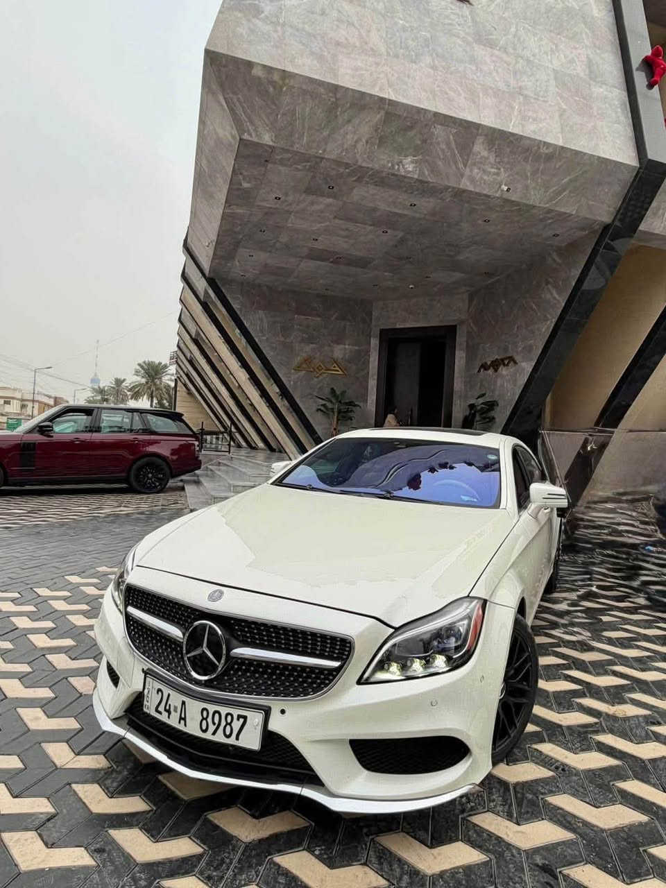 للبيع cls 2013 350 
خليجية وكاله كفاله عامه 
السياره فوول الفول 
لونهه ابيض صدفي 
كشنات كهرباء 
وخزن ميموري 
ومساج وتبريد كشنات 
قتحة سقف 
حساس امامي 
حساس خلفي 
جنطة كهرباء
ستيرن كهرباء 
 لايت متحرك ويه الستيرن 
شفتات ستيرن 
مري شفط 
 داخل ابيض 
ماشيه 176 الف 
السعر 215 
مكانهه بغداد نفق الشرطه 
للاستفسار ***********
