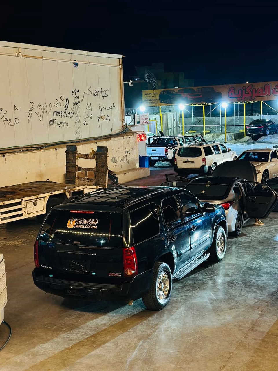 يوكن جمسي بتره بدون لوحات خليجي بدون ضربه او كصه السياره كامله تخم تايرات كير جديد صدر امامي جديد السعر 75 $ مكانهه الكوت ***********
