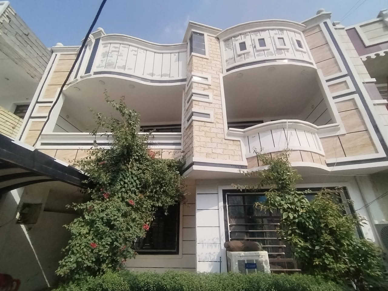 سلام عليكم بيت 220 /250 متر واقع حال زراعي سند25 قرار محكمه بشعب بلسريدات القديمه المربع الثاني خمس غرف نوم واستقبال ومطبخ وخدمات وحولي وكراج وحديقه سعر 190 مجال بصيط جدآ للاستفسار على هذا الرقم ***********
