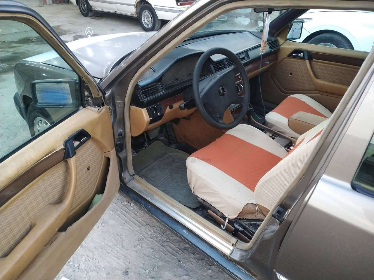 مارسدس دب مكينة وكير فيفتي 2500 جديدة حداد حلو تخم تاير رقم بغداد مشروع وطني سعر 35 بيها مجال العنوان البصرة القرنة الاستفسار ***********
