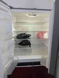 ثلاجه ام اربع ابواب للبيع ثلاجه كلش نضيفه وتبريدهه قوي ولفريز ثلج بدلت...