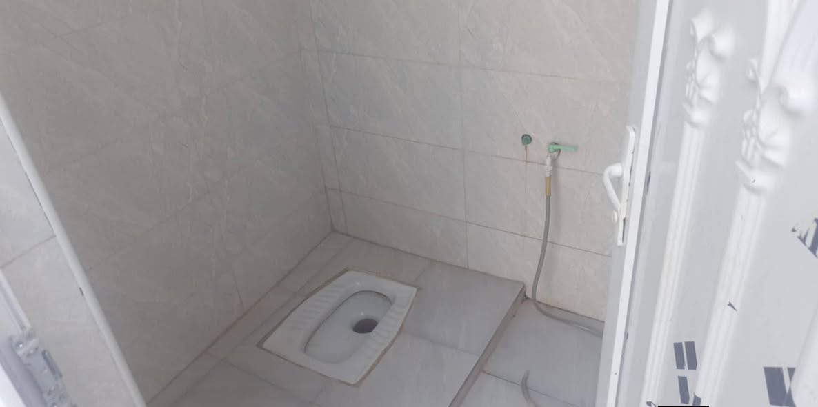 بيت 200 متر في حي المنتظر قرب مدرسة الريحانة شارع الريحانه
مسجل بالبلدية رقم 

متكون من 

غرفتين نوم  5×4

وصاله10×4

 واستقبال6.5×4

3 حمامات و2 صحيات + مناور 

بيبان شبابيك تفصال 

اساس وبناء طابوك ملبوخ ومبيض سقف سندويش 

تانكيات ماء 2

 مع 5 مراوح مع ماطور ماء

زائد مغاسله 

 مع 2 كيزرات زائد سبلت مستخدم موسم واحد 

السعر 33 وبيه مجال قليل 

الشراي يتصل***********
