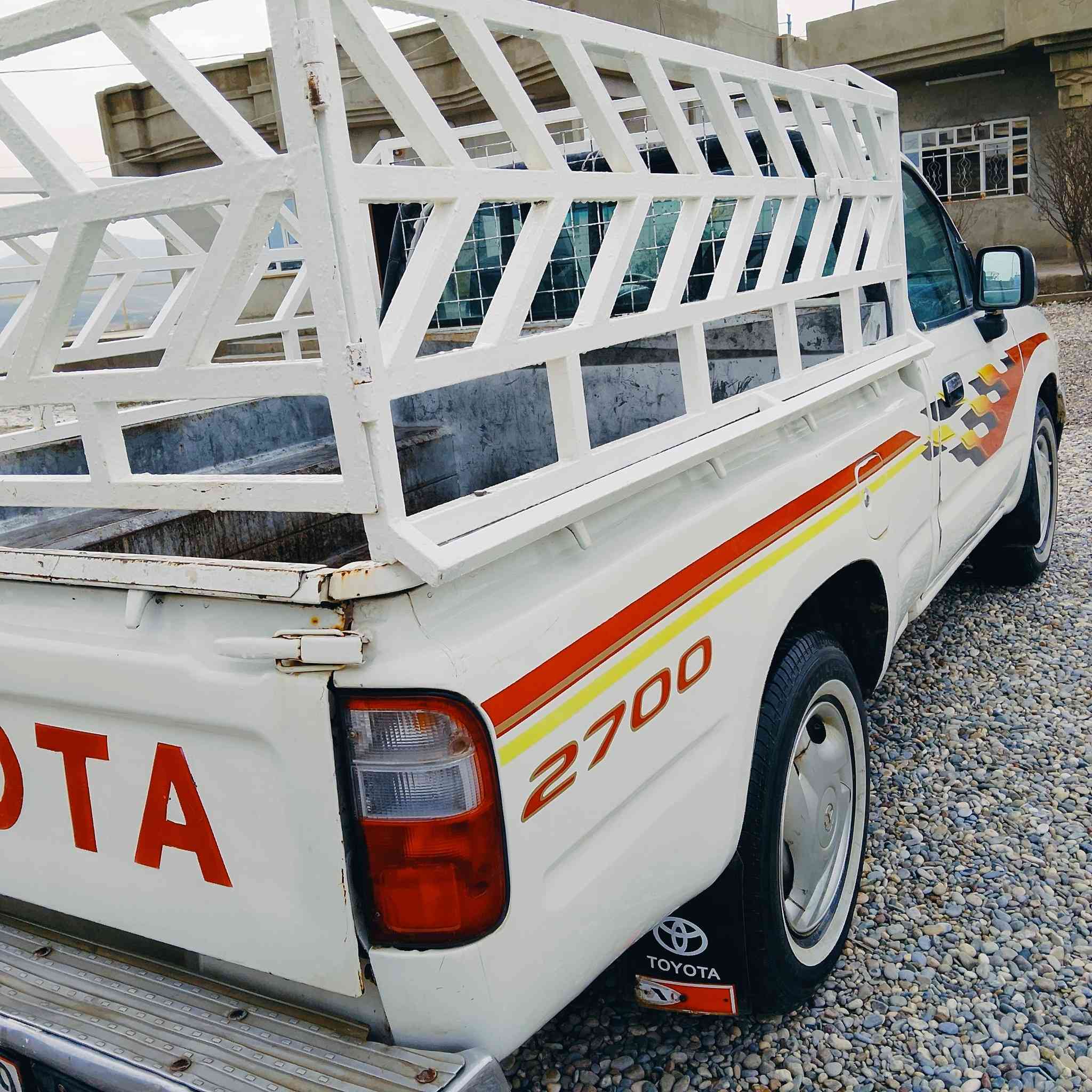 سلام عليكم بيكم للبيع موديل 98 سياره نضيفه حيل حيل  كامل المواصفات تحويل من الشرعي بيها كاربون وسنويه    بيها صبغ حزام فقط السعر 80 وبيها مجال لطيبين شراي يتواصل على رقم تريد عل خط تريد عل واتساب المكان وانه ***********
