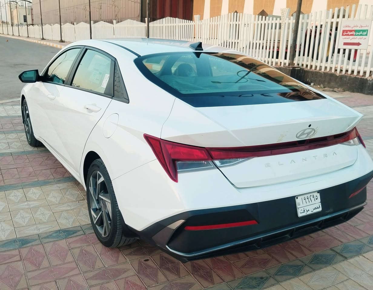 للبيع — انتره 2024 نص  مواصفات (حره  )
سيارة جديدة جداً، ماشية 32 ألف
الحادث تبديل بنيد باقي كفاله كامه.                                   سعر 135 بيها مجال بسيط الشراي 
📍 المكان: ذي قار 

📞 ***********
