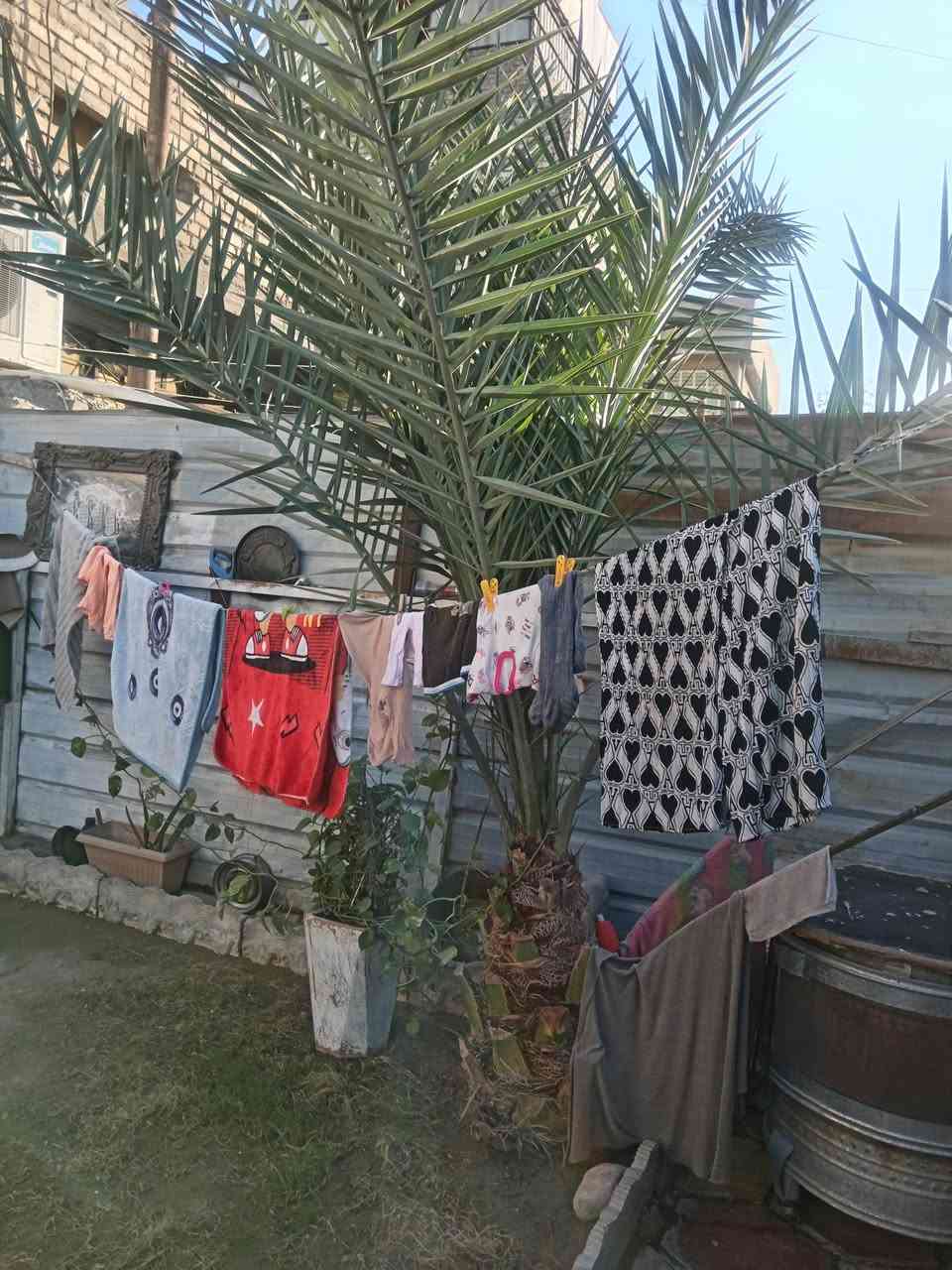 مشتمل للبيع طابو صرف المساحة بالسند ٧٥ واقع حال ١٠٥ طابقين ٣غرف نوم واستقبال ومطبخ ٣ حمامات موقع على ساحة للاستفسار الاتصال على الرقم ***********
