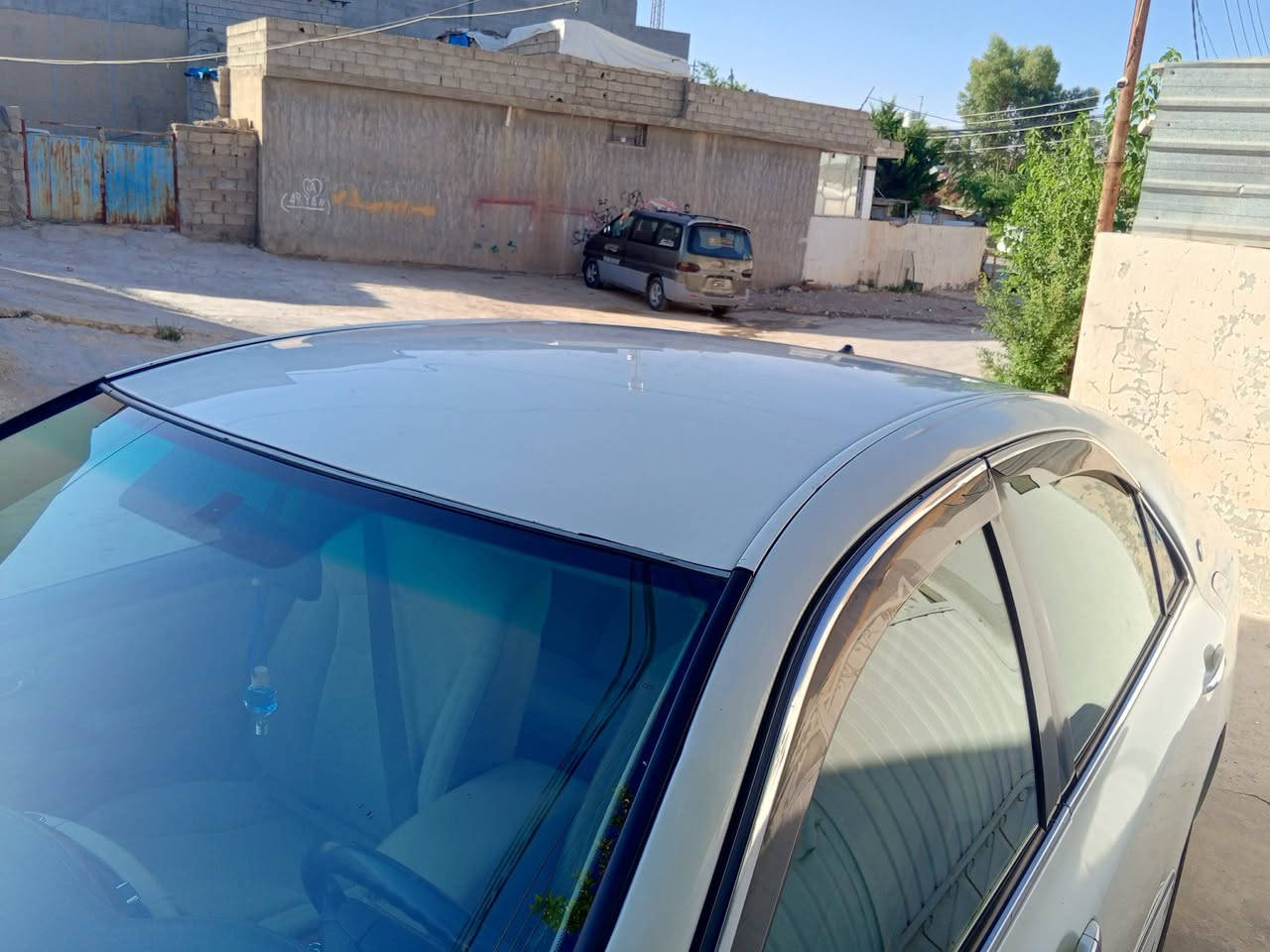 بەناوی خوای گەورە شاهینە 2006 ڕۆیاڵ ساڵۆن ،بەصمە ڕەساسی ، بەصمە حورکراو هەر 4 جامەکانی بەبەصمە بەرز و نزم ئەکات ،6 بەصمەیە،ئاڵتونی بازاڕ گێڕ گەورەی مەکینە بچوکی بێ دوکەڵ، ناو زەردی دوو دوگمە ،تەبریدی؟بەستراوە وەکو بەفر وایە بێ چرکەیە ،چرکەی تیابوو 100 دۆلار ببڕە ،دوو پارچە ئەوروپا بۆیاخی هەیە ،کۆدی بۆ کراوە بێ کێشەیە ، بەشەرتی 100 فیتەر ، کەڤەر گۆڕاو و شانصی کۆسەرە و قرچ و دەعمی نیە،سەقفی بۆیاخ نیە،  هەمووی بەشەرتی 100 فیتەر و 100 سۆنەر ،128 هەزار km حەقیقی  ڕۆشتووە ،سارد و چاڵ و قوپاوی ،لێدراوی نیە پێش و دوای کەپسە ،مەکینەی نوزەی شەریکەی یەت ،abs و شاشە و کامێرا و بلوتوز و داری بەردی بەشەرت ،جامی پێش و دوای هەڵگیراوە ،مەسروفی زۆر، زۆری کراوە ،سەیارەکە جاهزە ،هی مەعرەز نیە هی ماڵانە ،یەک دەستە ،چوار تایەو ویلی لۆک لۆکی لەژێرە ،نرخی 48 گەڵا و مەعامەلە لەکەلارم *********** قیست و قەرز و گۆڕینەوەمان نیە لەگەڵ ڕێزمدا
