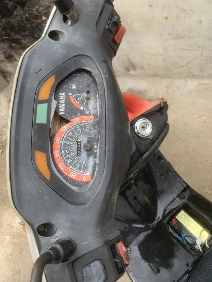 السلام عليكم شباب 
فراشه نضيفه مجفته جديد محرك نضيف كلش يحتاج بس كفرات فقط سلف هندر شغال 
مكاني بغداد الدوره قريب شركه الكهرباء 
السعر 150 وبيها مجال بسيط جداً
متواجد خاص او واتساب ***********
