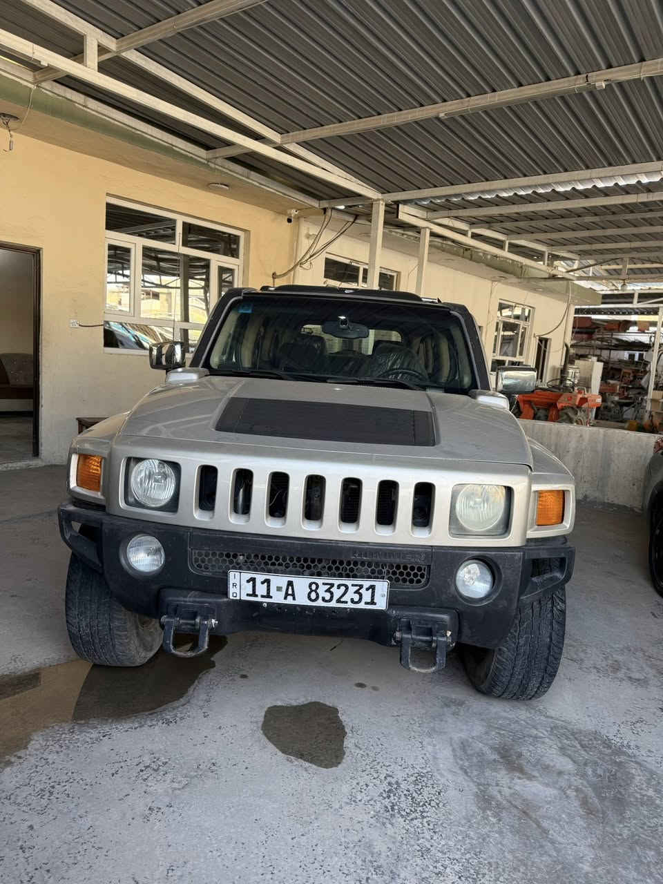 السلام عليكم للبيع  او مراوس حسب القناعه همر H3 موديل 2006 خليجي مكفوله كفاله عامه بيها بارد بسيط وموضح بالسونار رقم بغداد تحويل مباشر سونارها موجود بالمنشور 
السعر 110$ وبيها مجال بسيط 
مكانها بغداد اليوسفيه ناحيه الرشيد معرض العاصمة 
 ***********
*********** واتساب
