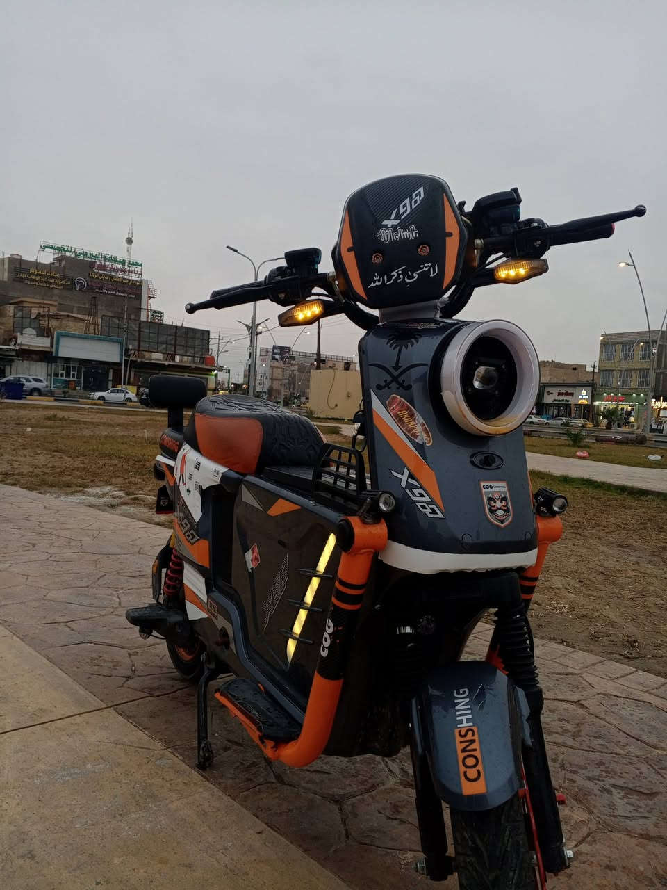 سلام عليكم  دراجه شحن نوع اكس تسعميه بطاريات 33امبير شغاله كلها ما عده  نشره العدسه الكدام   ***********
