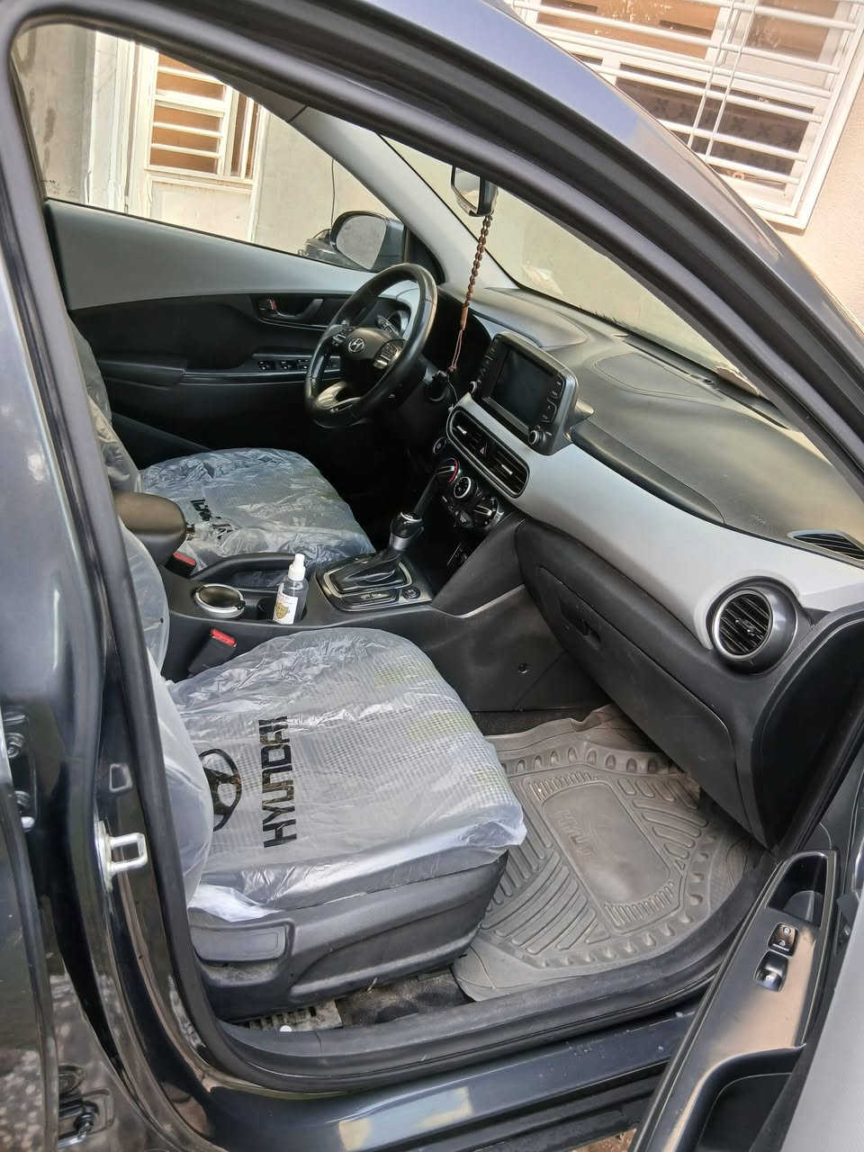 هونداي كونا موديل 2019
رقم بابل بأسمي سعر 125 وبيهة مجال  
 مكفولة من الصبغ حادثها بنيد وجاملغ مبدلات نفس اللون
ماشية 890 الف ميل 
محرك 2000 دوش
السيارة فول موصفات 
كير AT المرغوب   
لد نهاري أمامي 
كامره خلفيه دواره
 تحكمات سترين
3 انظمة قيادة
تدفئة بالكشنات   
فتحة
حساسات . سياقة الية . توقف ذاتي 
    مكان السيارة بابل                      
الاستفسار ***********
