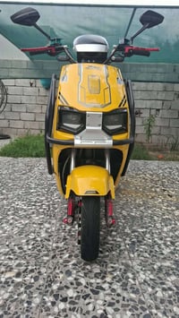 ٢٠٠٠ واط • بطاريات ٦×٣٢ أمبير • سرعة ١٤٠