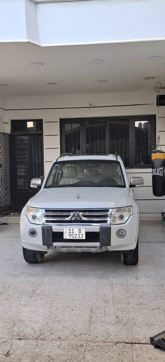 بايجيرو للبيع موديل 2010 مواصفات حبتور فول معروفه
العلامه الذهبيه
هزه جديده ورقم انكليزي جديد سنويه لغايه شهر2027/12
باسمي تحويل شوكت متحب 
كير محرك صدر تخم تاير خير من الله 
السياره ماشيه 137الف حقيقي 
سياره جديده جدا وناعمه 
مسويلها معالج طسه 
بيه صبغ خشم جاملغ امامي وشبر بالبنيد موضح بالفيديو. بالمنشور 
سعره 137ورقه 
مكان السياره البلديات حي التجار 
للاستفسار على الرقم *********** اتصال 
***********واتس اب
