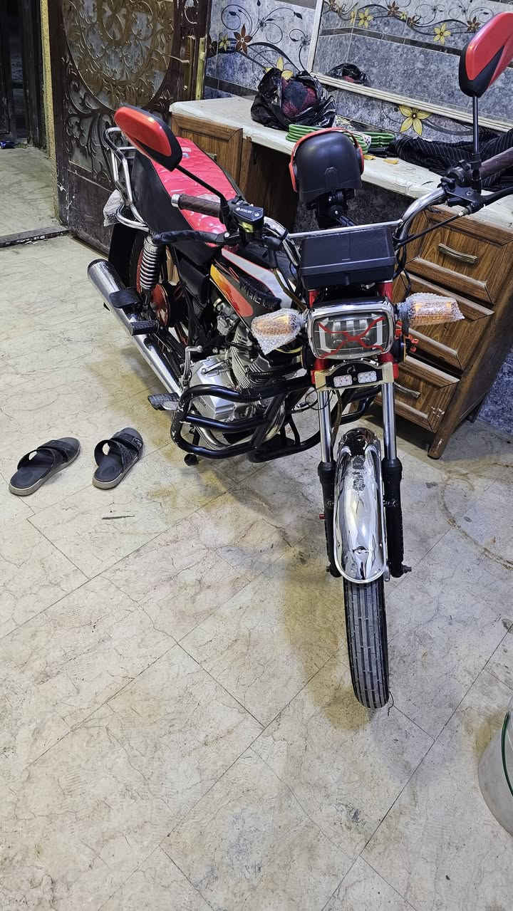 دراجة سونك 5 كير 2023 اوراق اصولي الدراجة نضيفه مثل متشوفها ومكفوله كفالة عامة نصقها بس الباتري هابط غيرها كامله دراجه خير من الله مال شغل سعر 650 وبيها مجاال مكاني الاسكان منصور ***********
